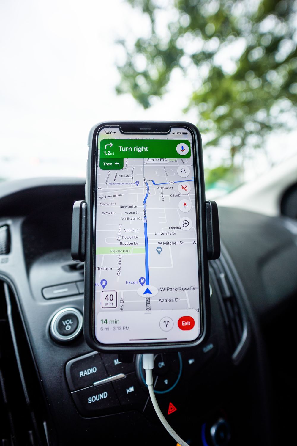 Telefonda canlı konum takibi yapan mobil yıkama uygulaması